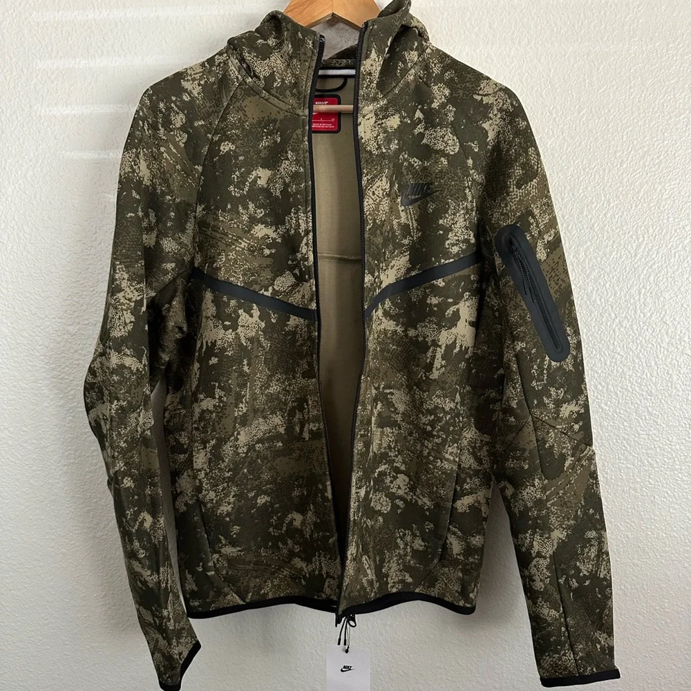 Nike Sportswear Tech Fleece Camo Zip Up Hoodie Athletic ACG SB Men’s Size Small